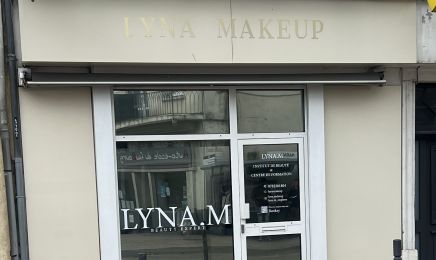 Lyna Makeup : Coiffeur à Valence