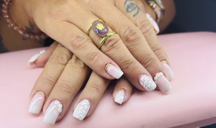 Faith Beauté chez Access Coiffure : Manucure à Grasse