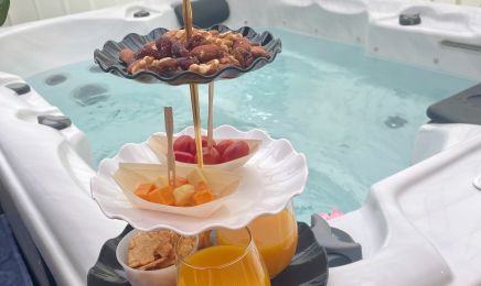 Houdarling : Beauté, Massages PISCINE & SPA ( Hammam, Sauna & Jacuzzi ) : Coiffeur à Nîmes