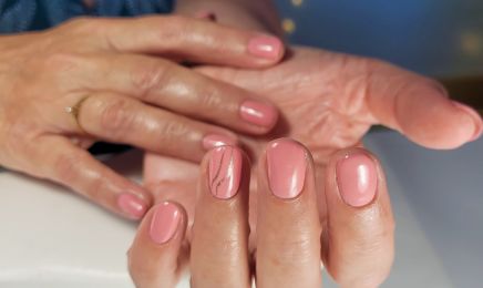 Alina Nails 64 : Manucure à Anglet