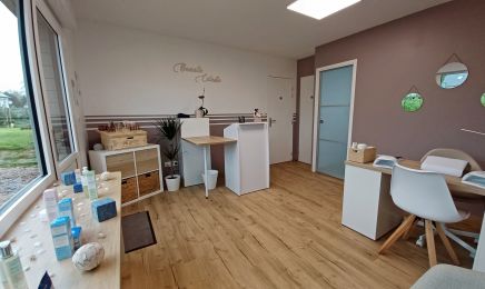 Beauté Céleste ( institut exclusivement féminin)  : Coiffeur à Le Torpt
