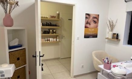 Révélation Beauté  : Manucure à Briord