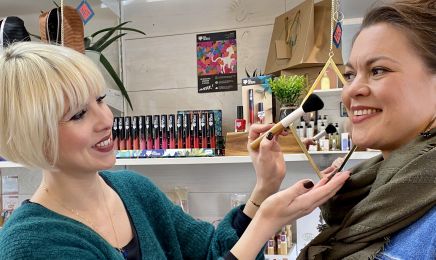 Kaki beauté : Manucure à Vernon