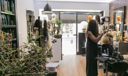 Raphaële Hair Élégance – Coiffure | Prothésiste Capillaire | Trichologiste  : Coiffeur à Antibes