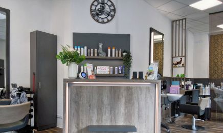 Hairstyling Hahnekamm : Friseur in Frankfurt (Oder)