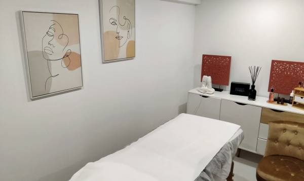 Divines institut - LPG - Drainage Lymphatique - Soins du visage - Pose Américaine - Ongles