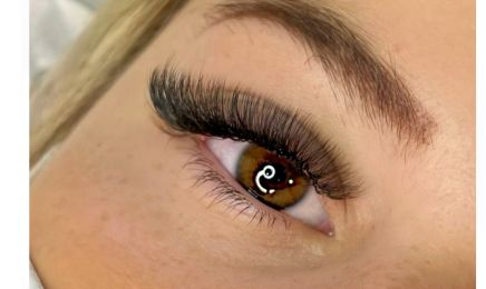 Kelly Blondie Beauty - Extensions de Cils : Institut de beauté à La Valette-du-Var