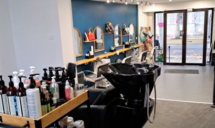Formes et couleurs : Coiffeur à Saintes