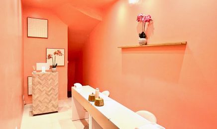 Vanity Suites Head SPA Coréen Pousse / Réhaussement & Browlift Coréen / Balayage Signature : Manucure à Toulouse