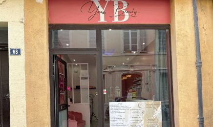 YAASS BEAUTY : Manucure à Toulon