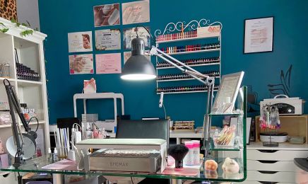 Des ongles et du style : Manucure à Saint-Romain-le-Puy