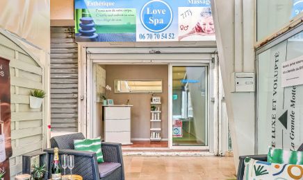 Peace love spa : Manucure à La Grande-Motte