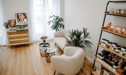 Maison de Beauté Les Vénusiennes  : Manucure à Draguignan