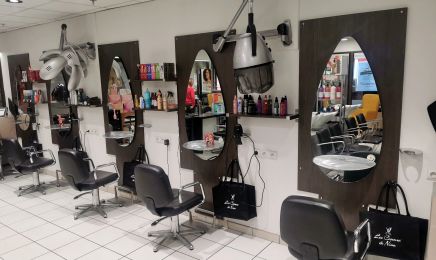 Les Ciseaux de Nina - Intermarché  : Barbier à Saint-Marcel