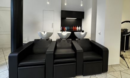 Henrietta Loewen Coiffure et Esthetique: Barbershop in Düsseldorf