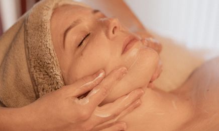 Mélété • Suite de beauté : Manucure à Tarare