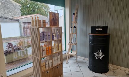 Coiffure Clin d’oeil Céline : Coiffeur à Bords