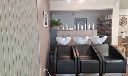 Coiffure Clin d’oeil Céline : Coiffeur à Bords