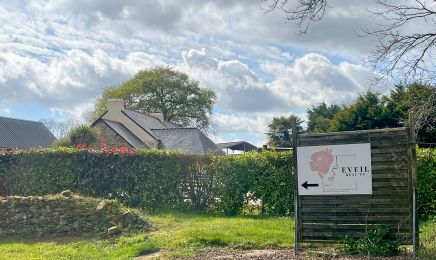 Eveil Beau'ty : Manucure à Pont-Aven