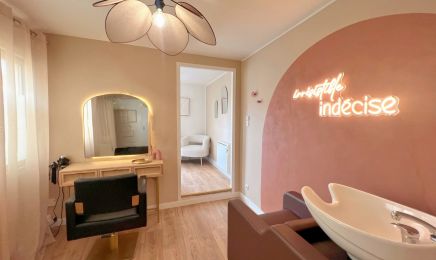 Indécise. : Coiffeur à Le Bouscat