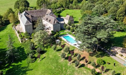 Chateau de la Falque : Institut de beauté à St Geniez d'Olt et d'Aubrac