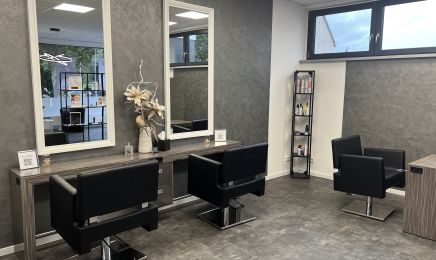 hair and beauty salon : Friseur in Solms