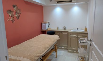 Victoria's Beauty World : Manucure à Frouzins