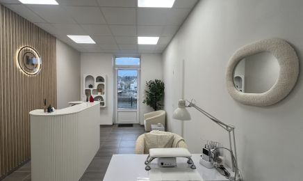 Hollie House : Institut de beauté à Sens