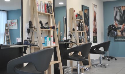 De mèche avec vous  : Coiffeur à Amou