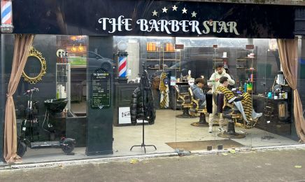 The Barber Star  : Barbier à Le Pecq