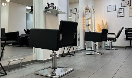 Haarstudio Mereles: Friseur in Mönchengladbach