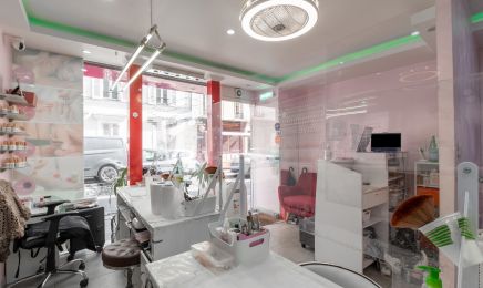 Crystal Beauty : Manucure à Paris