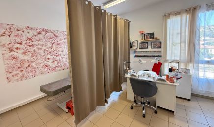 Esthetica : Manucure à Le Rove 