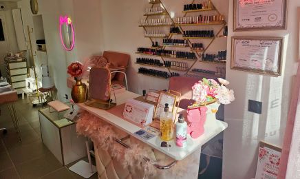 Nessa Beauty : Manucure à Taverny