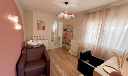 Indécise. : Coiffeur à Le Bouscat