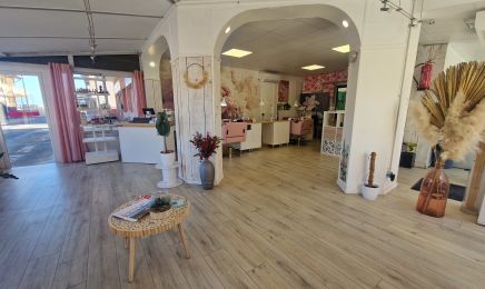 Emy nails  : Institut de beauté à Valras-Plage