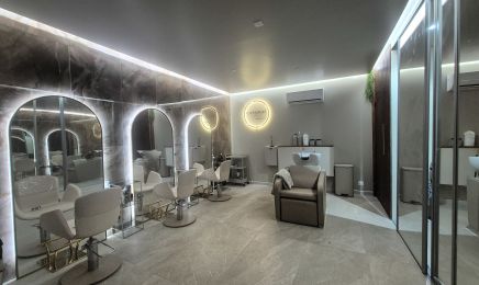 Adventure Coiffure : Coiffeur à Les Aix-d'Angillon