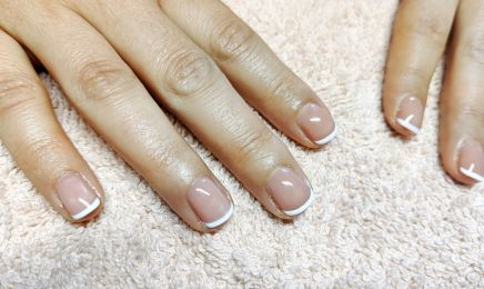 B&B institut Ongles et massage bien-être  : Manucure à Saulzet le chaud