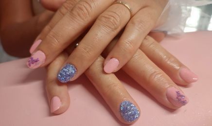 Osez mes dames : Manucure à Saint-Paul-en-Jarez