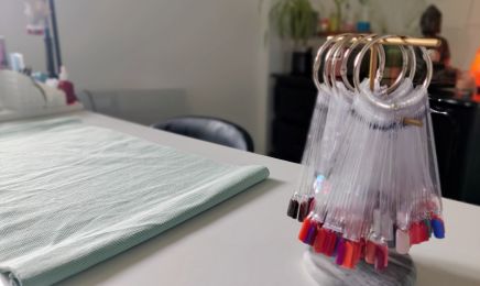 B&B institut Ongles et massage bien-être  : Manucure à Saulzet le chaud