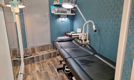 Kenze Naturel Piercing et Beauté : Manucure à Tours