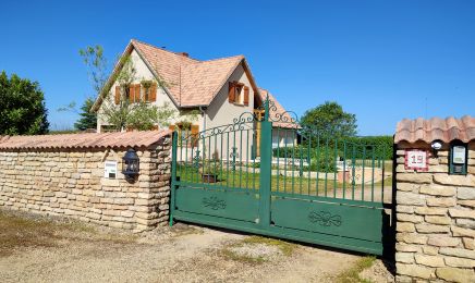 Source d'Anãhata : Institut de beauté à Prenois