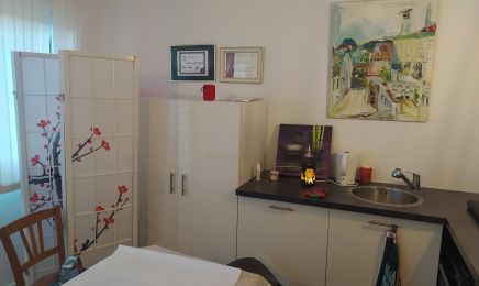 Guylaine Dicembre - Réflexologie - Masseuse - Magnétiseuse - Énergéticienne : Institut de beauté à Roquebrune-sur-Argens