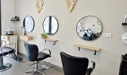 Apauline Hair  : Coiffeur à Villegouge