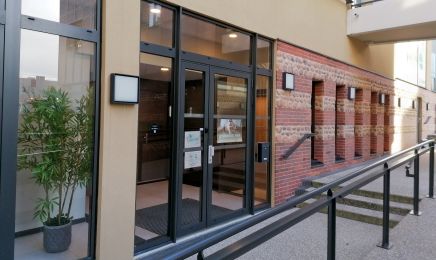 Les mains de L'aura : Institut de beauté à Genas