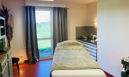 Un coin détente : Institut de beauté à Goulles