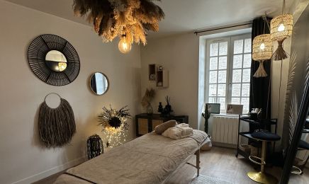 Alma’Care - Renata França Drainage Lymphatique  : Manucure à Dinan