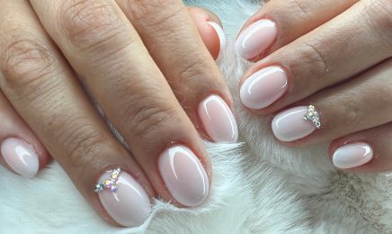 Glam Nails by B : Institut de beauté à Béruges