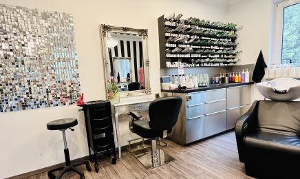 Hoffriseur: Friseur in Himbergen