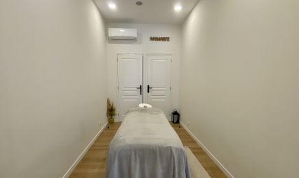 Christelle H. L’ Art du soin - Facialiste -Massothérapeuthe : Institut de beauté à Carros